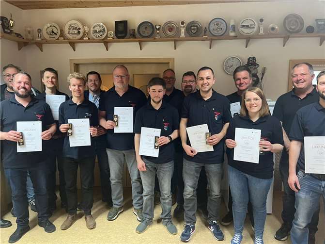 Auszeichnung mit der rheinland-pfälzischen Fluthilfemedaille. Quellen: FFw Rüber