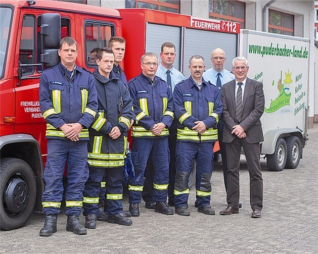 Auszubildende und Ausbilder mit Verbandsbürgermeister Volker Mendel (r.).WT