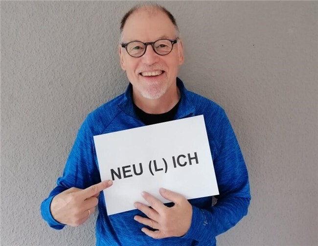 Neulich vor dem Atlas  Autor Gregor Schürer.  Foto: privat