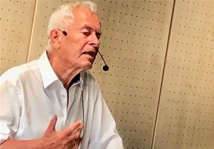 Autor, Philosoph und Therapeut: Dr. Mathias Jung fesselte mit seiner Darstellung mit Emotion und umfassendem Wissen.