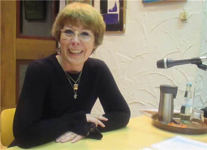 Autorin Dr. Nadia Kobler-Ringler bei ihrer Lesung in Ließem.  Foto: privat