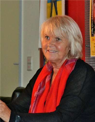 Autorin Hanna Jansen gewährte ergreifende Einblicke in den vergessenen Völkermord in Ruanda. E. T. Müller