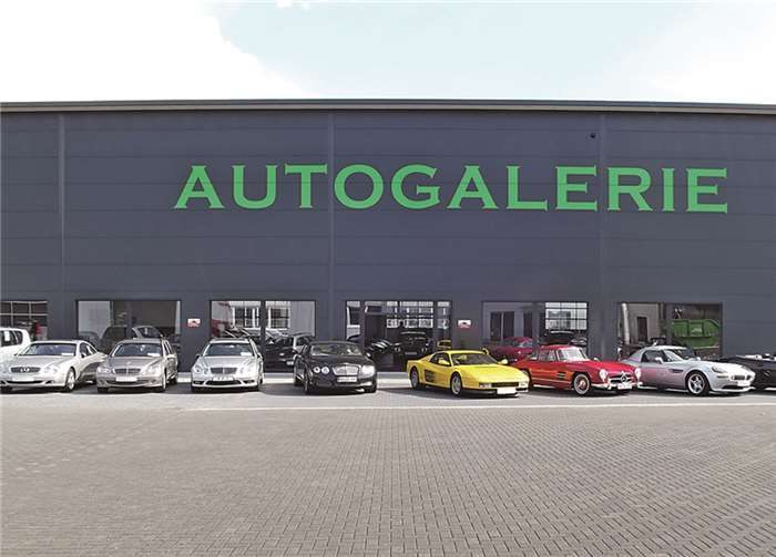 Kult-Karossen im Gewerbegebiet