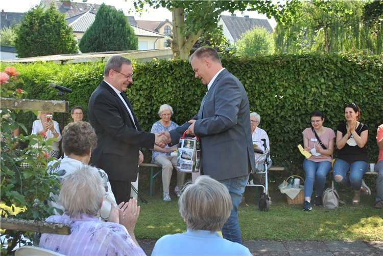 Axel Spiekermann begrüßt Georg Bätzing. Foto: privat