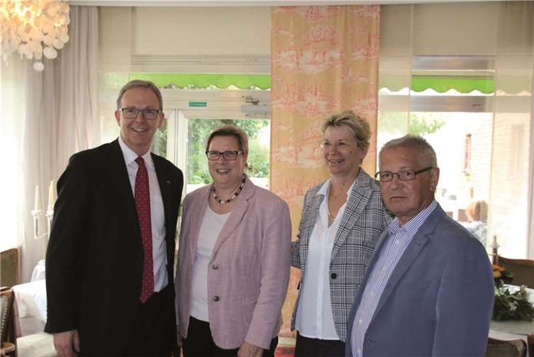 Axel Voss, Petra Kalkbrenner, Martina Unger und Wolfgang Heller, Vorsitzender des Swisttaler CDU-Gemeindeverbands. privat