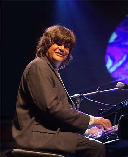 Axel Zwingenberger kommt am 12. April zum Frühlingskonzert ins Kreishaus Bad Ems. Im Jubiläumsjahr 50 Jahre Rhein-Lahn-Kreis ist sein Konzert einer der Höhepunkte des kulturellen Angebots. Foto: ©www.dobias.at