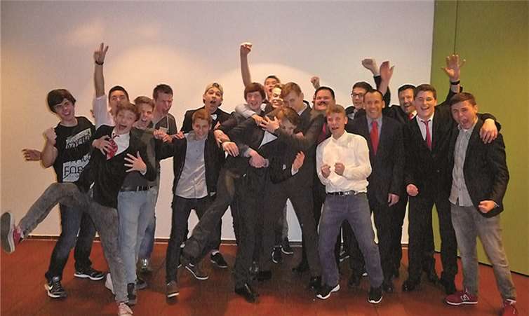 B-Jugend-Handballer der JSG Bendorf/Vallendar waren nach ihrem letzten Saisonspiel in Feierlaune.privat