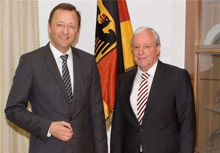 BAAINBw-Präsident Harald Stein (re.) und Josef Oster.privat