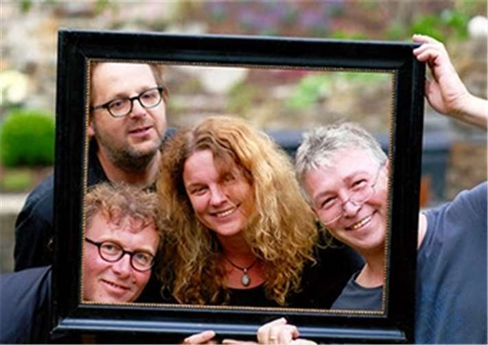 BARLALA, die Coverband aus Ahrweiler, die ein wenig aus dem Rahmen fällt. Foto: privat