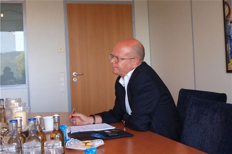 BLICK aktuell-Chefredakteur Hermann Krupp wollte wissen, wie das Geruchsproblem zu finden sei. 