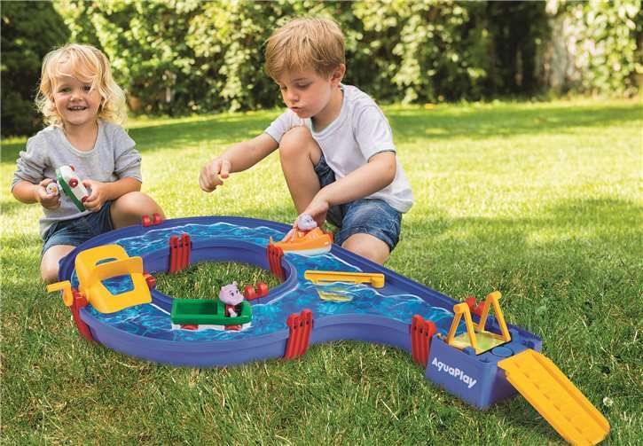 BLICK aktuell verlost insgesamt drei Wasserbahnen für den Garten. Kinder ab drei Jahre können mitmachen, wenn sie ein selbstgemaltes Bild einsenden. Quelle: Aquaplay