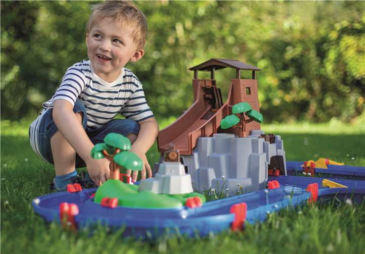 BLICK aktuell verlost zwei tolle Wasserbahnen für den Garten. Kinder ab drei Jahre können mitmachen, wenn sie ein selbstgemaltes Bild einsenden.Quelle: Aquaplay