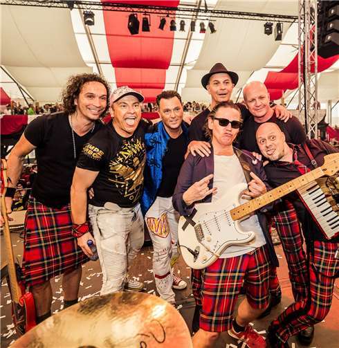 BRINGS werden auch in diesem Jahr für Stimmung im Zelt sorgen. Foto: Niki Siegenbruck - Foto & Grafik, Köln - www.siegenbruck.de