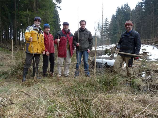 BUND bei Pflanzungen am Wirftbach.Foto: privat
