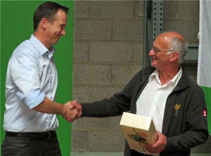 BWV-Vizepräsident Manfred Zelder (r.) dankt RWZ-Geschäftsführer Dr. Stefan Zimmer für die Gastfreundschaft.