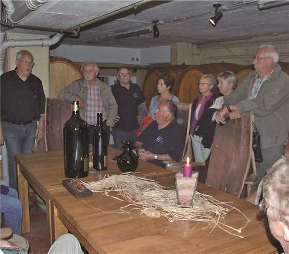 "Bacchus" Rudolf Wolber wusste Aufschlussreiches zur Weinproduktion zu berichten.privat