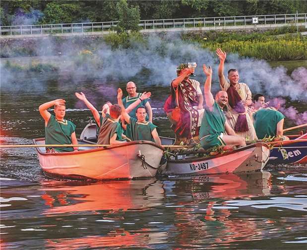 Bacchus steigt aus den Fluten der Mosel. privat