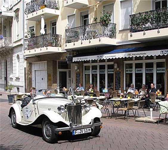 Bad Ems und Oldtimer – das funktioniert immer, da war sich auch der Zukunftsworkshop einig. Zur Gewerbeschau im kommenden Jahr startet die Gentlemen Drivers Rallye an der Emser Therme.Privat