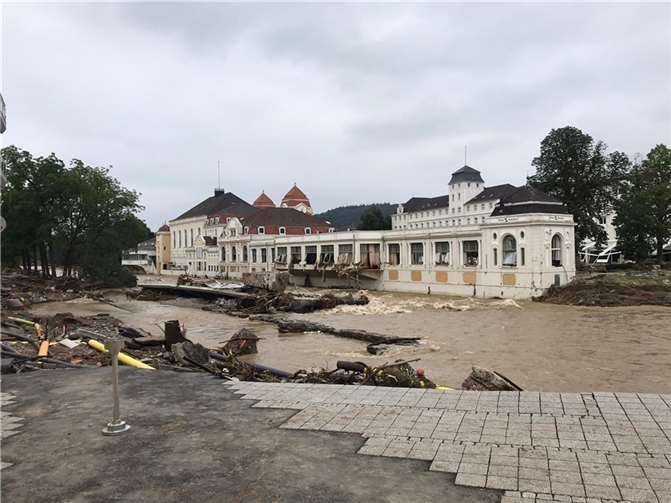 Bad Neuenahr am Morgen nach der Flut.  Foto: ROB