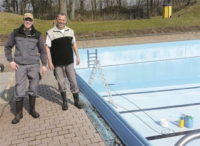 Bademeister Achim Hilger und stellvertretende Bademeister Martin Hilger.