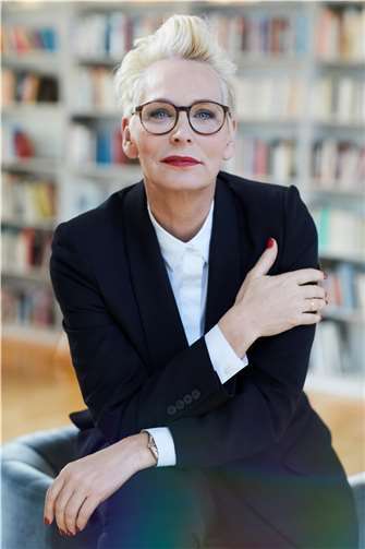 Bärbel Schäfer hält am Mittwoch, 25. Januar 2023 auf Einladung der Malteser eine Lesung rund um ihr neues Buch im Weingut Sermann.Foto: Esther Haase/Penguin Randomhouse