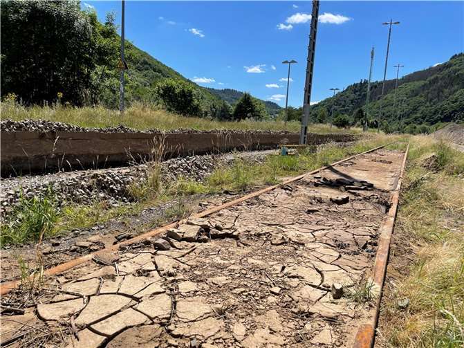 Bahnschienen bei Kreuzberg im Juli 2022.  Foto: ROB
