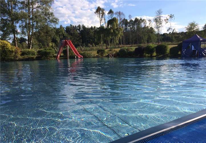 Bald geht der Badespaß los: Am 2. Juni 2021 öffnet das Freibad im Mons-Tabor-Bad in Montabaur seine Pforten. Foto: Archivbild, Sommer 2020