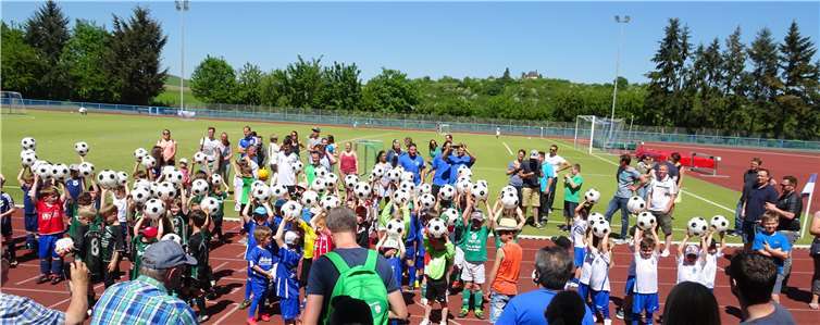 Bambini-Kicker-Hochbetrieb herrschte im Ochtendunger Jakob-Vogt-Stadion. privat