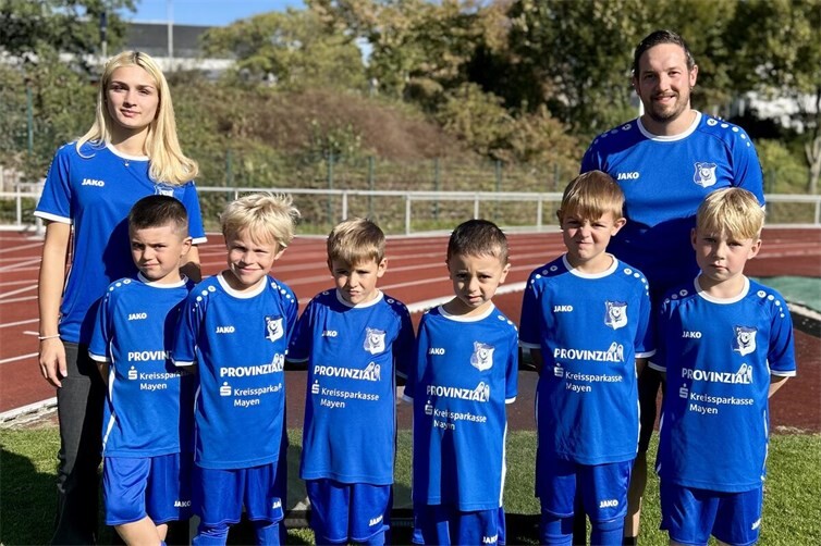 Bambinis: v. l. n. r.: Trainerin Emma Bicvic, Vico Lik, Ferdinand Pies, Bastian Wagner, Mert Yalap, Max Witt und Joel Casper und Trainer Dirk Witt.Es fehlt: Marlon Süss.