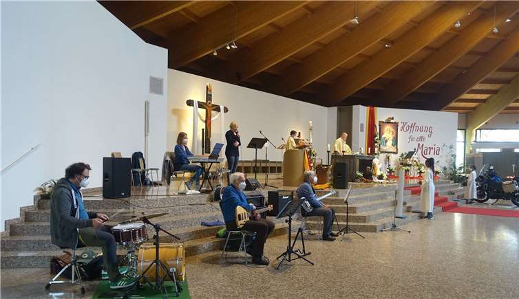 Band Jeton beim Bikergottesdienst. Fotos: Pilgerzentrale Schönstatt