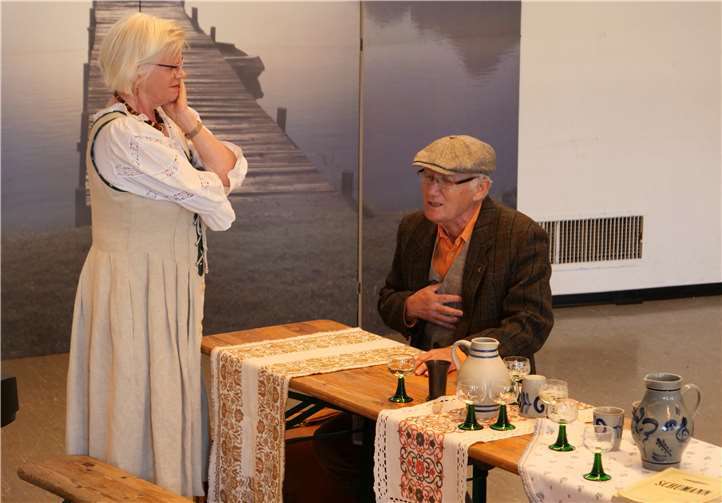 Barbara und Walter Butz gaben einen Sketch zum Besten.