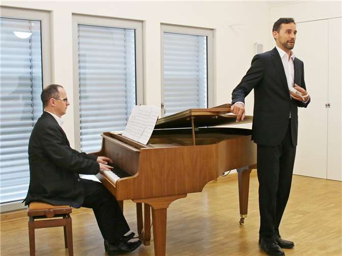 Bariton Björn Adam und András Orbán bringen Schuberts Winterreise in Selters zu Gehör. Fotos: privat