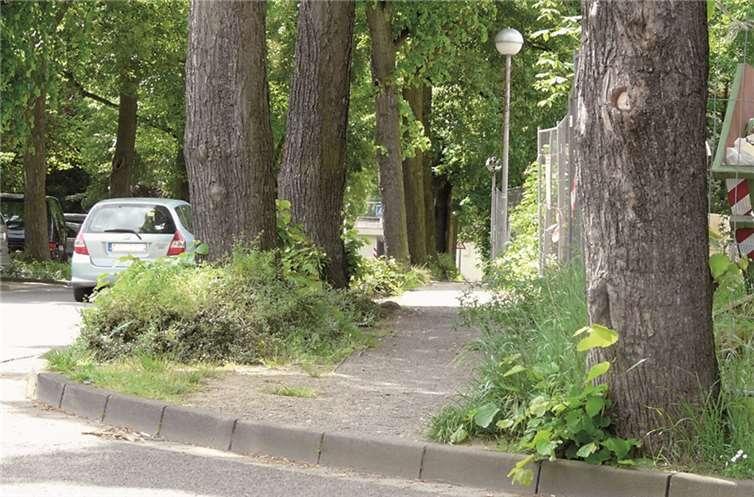 Barrierefreiheit: Dem Fußverkehr in Remagen fehlt es oft an Barrierefreiheit. privat