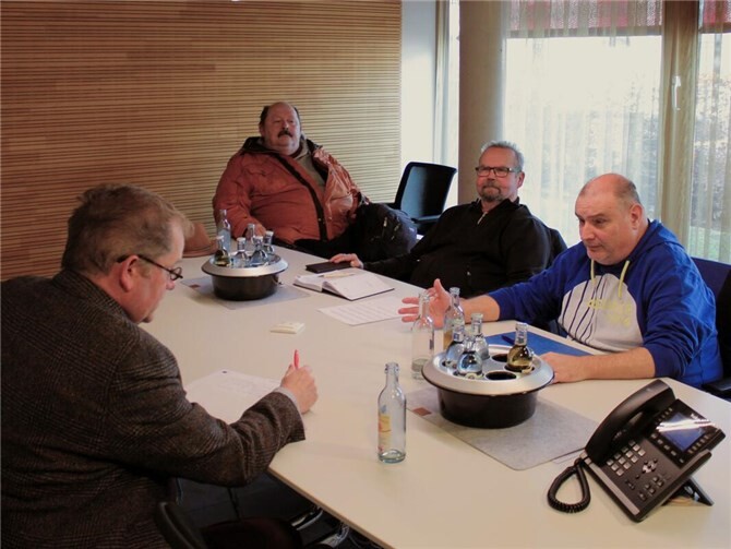 Barrierefreiheit im ÖPNV ist leider immer noch ein großes Hindernis – und das muss sich ändern. Unter diesem Motto fand Ende Januar ein Austausch mit Stephan Pauly, Geschäftsführer der Verkehrsverbund Rhein-Mosel GmbH aus Koblenz und dem Behindertenbeirat der Stadt Andernach - VG Pellenz im Rathaus der Verbandsgemeinde Pellenz in Plaidt statt.Foto: Verbandsgemeindeverwaltung Pellenz