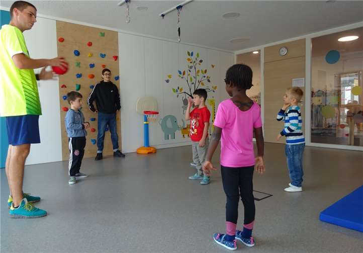 „Basketballtraining“ in der Kita. Foto: Stadtverwaltung Lahnstein