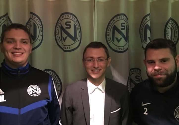Bastian Holz, Sven Sattler und Marc Plaetrich bilden das neue Social Media-Team.Foto: SV Niederbachem 1947 e.V.