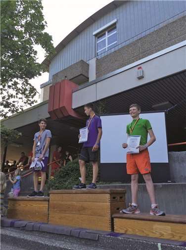 Bastian Müller (rechts) bei der Siegerehrung.