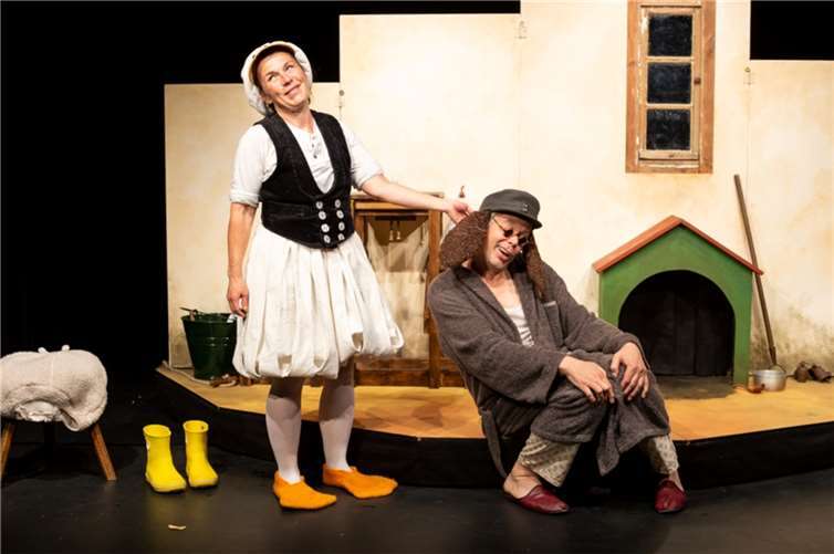 Neues im Schlosstheater Neuwied Bauer Ente.