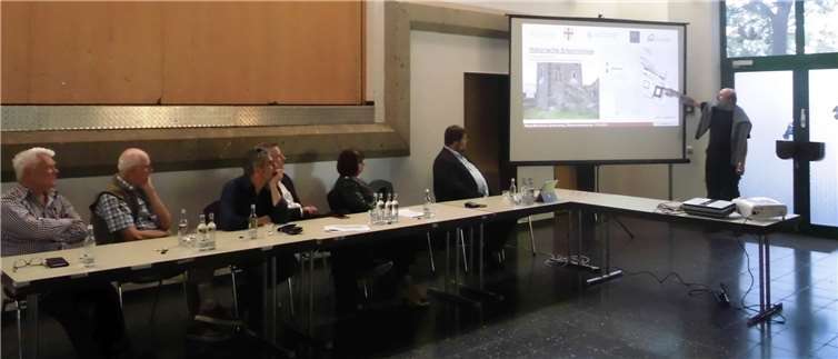 Bauhistoriker Lorenz Frank erläutert seine neuen Erkenntnisse. privat