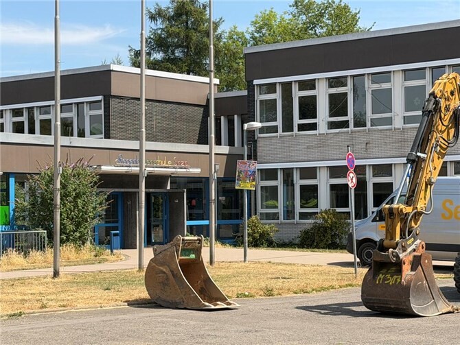 Baumaschinen im Dreifaltigkeitsweg. Foto: ROB