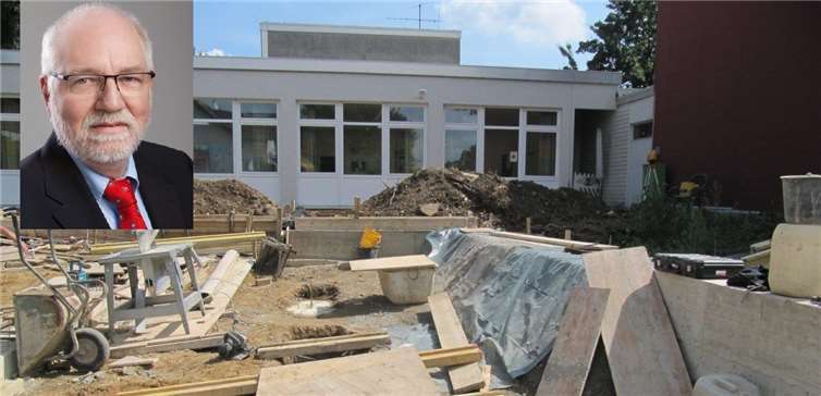 Baustelle der Grundschule Sürster Weg mit Dietmar Danz, Vorsitzender des Ausschusses für Schule, Bildung und Sport.Dietmar Danz