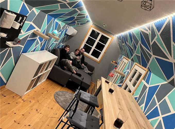Bauwagen des Jugendtreffs „Young Start Up“ ist fertig.  Foto: privat