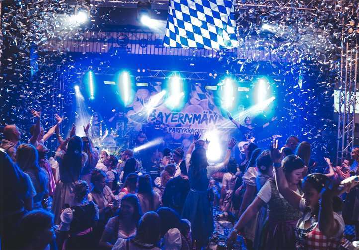 Bayernmän sorgte für blau-weiße Partystimmung.