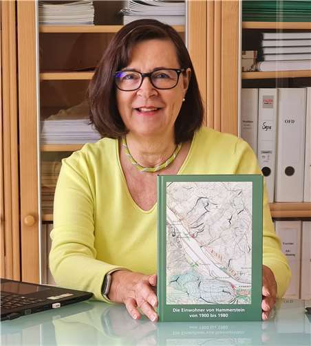 Familienbuch Hammerstein fertig gestellt Beate Busch-Schirm. Foto: Erhard Schirm