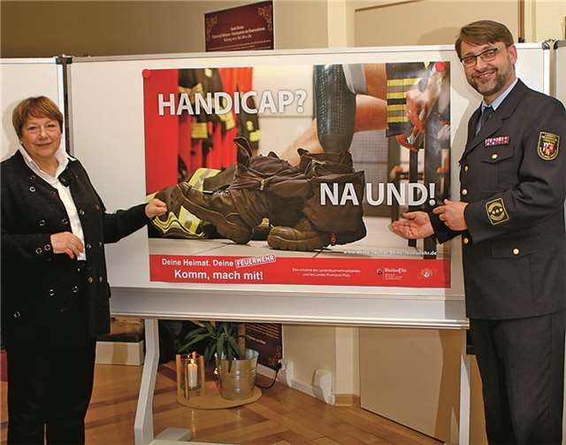 Beate Eggert, Geschäftsführerin der Unfallkasse Rheinland-Pfalz, und LFV-Präsident Frank Hachemer eröffneten die Kampagne. privat