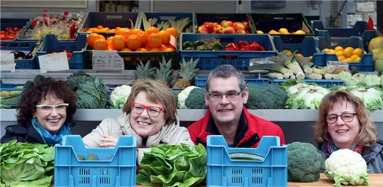 Beate Schröder, Brigitte Döth, Ulrich Gilles und Brigitte Eisenmenger-Finke (v.l.n.r.) betreuen den Markt von Anfang an und sind jede Woche im Wechsel im Einsatz und kümmern sich. Foto: privat