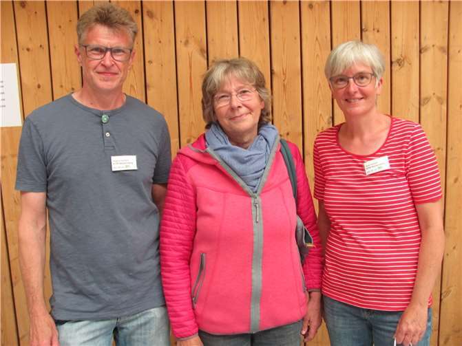 Beate Sebastian (Mitte) mit dem Ehepaar Hartlaub.  Foto: privat