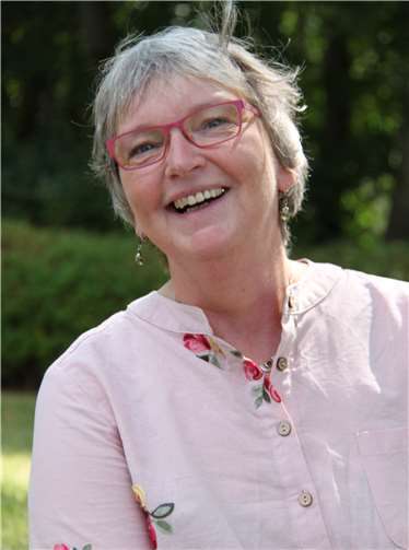 Beate Ullwer, Gleichstellungsbeauftragte des Westerwaldkreises, referiert zum Jubiläum des Frauenwahlrechts. Foto: Kreisverwaltung