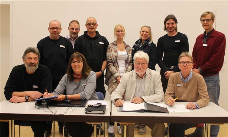 Beauftragten-Treffen: Rolf Thelen, Birgit Bertram, Dr. Christoph Smolenski, Dr. Christiane Tholen-Rudolph (sitzend, von links)sowie Markus Hansen, Joachim Neubusch, Christoph Wilms, Annika Friedrichs, Eva Löbbecke-Wiemers, Marcel Sonnenberg und Dr. Marius Poh (stehend, von links). -DU-