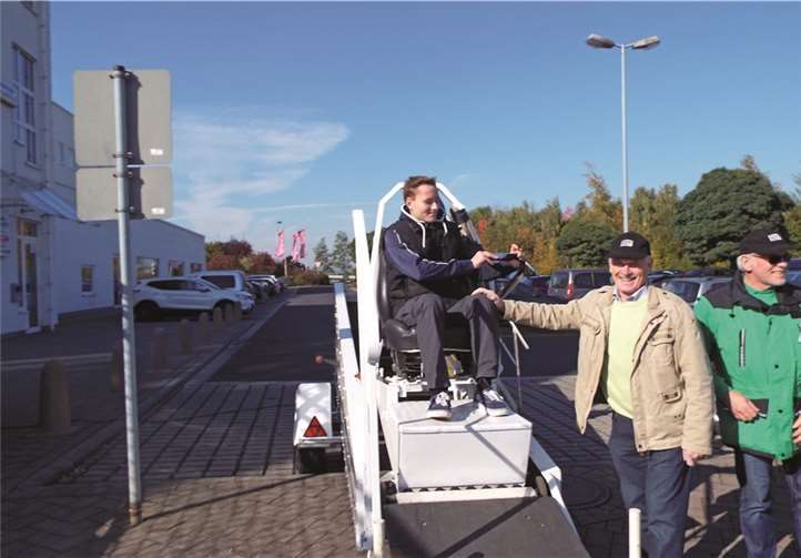 Beeindruckend waren auch die Aktionen der Verkehrswacht Montabaur mit Gurtschlitten und Alkohol-Brille.